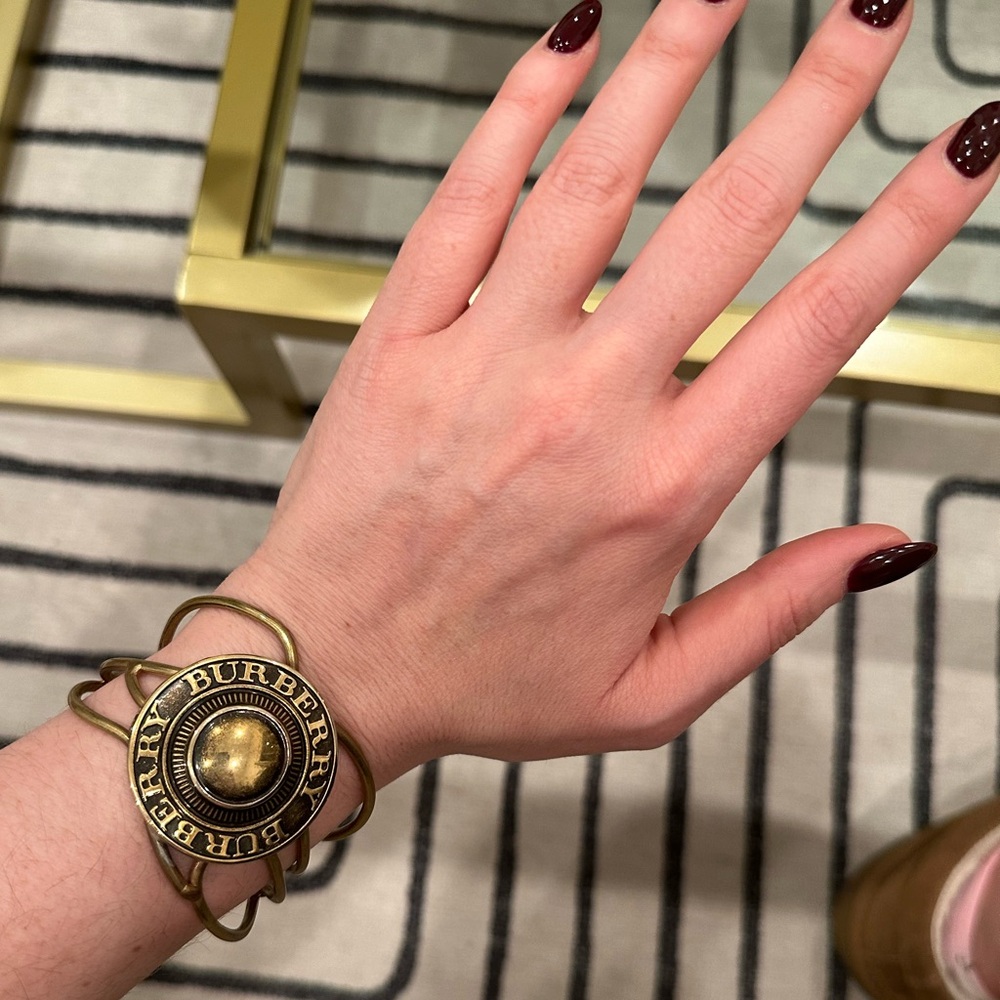 🤎 Burberry Cuff Bracelet 🤎